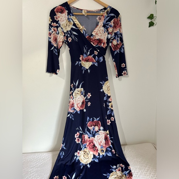 LARA Dresses & Skirts - LARA Navy Floral Long Sleeve Dress